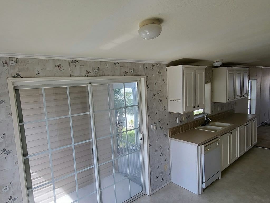 182 Oleander Street – photo 4