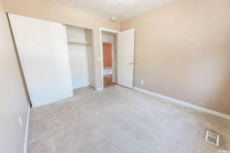 2037 North 2125 West – photo 4