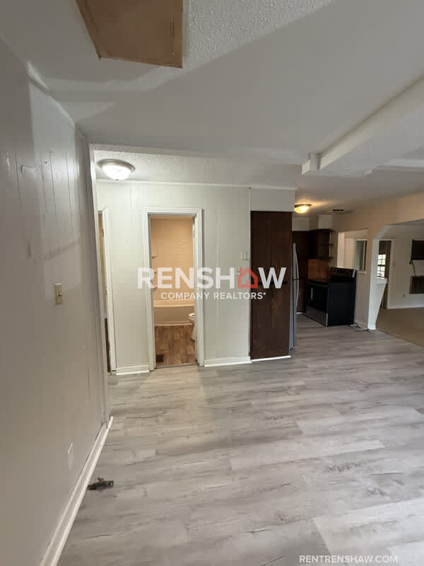 450 Bedwell St – photo 2