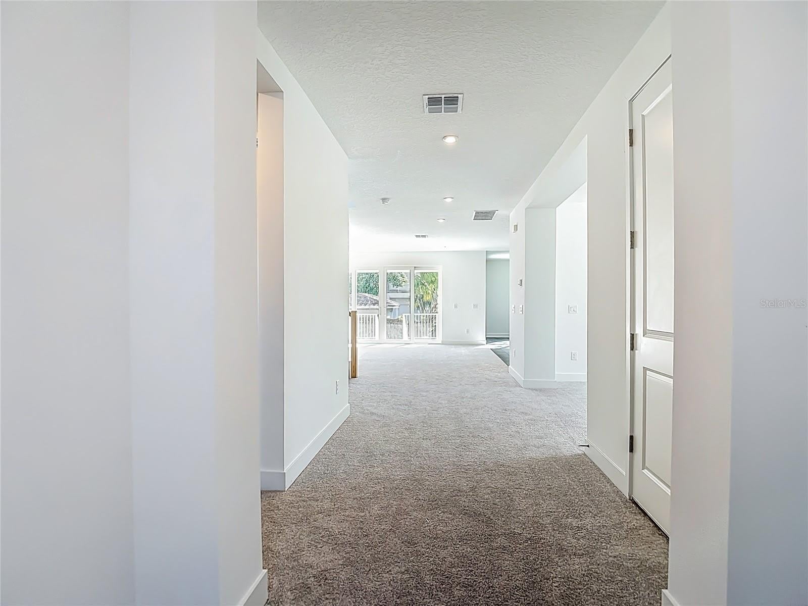 410 S WEST SHORE Boulevard – photo 5