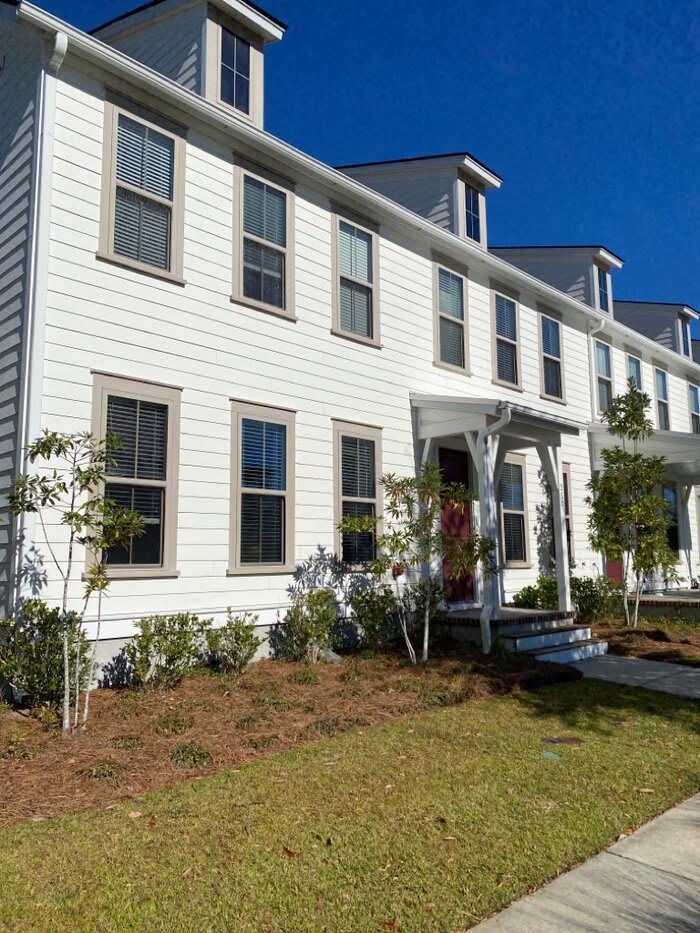 250 Oak Park Street – photo 4