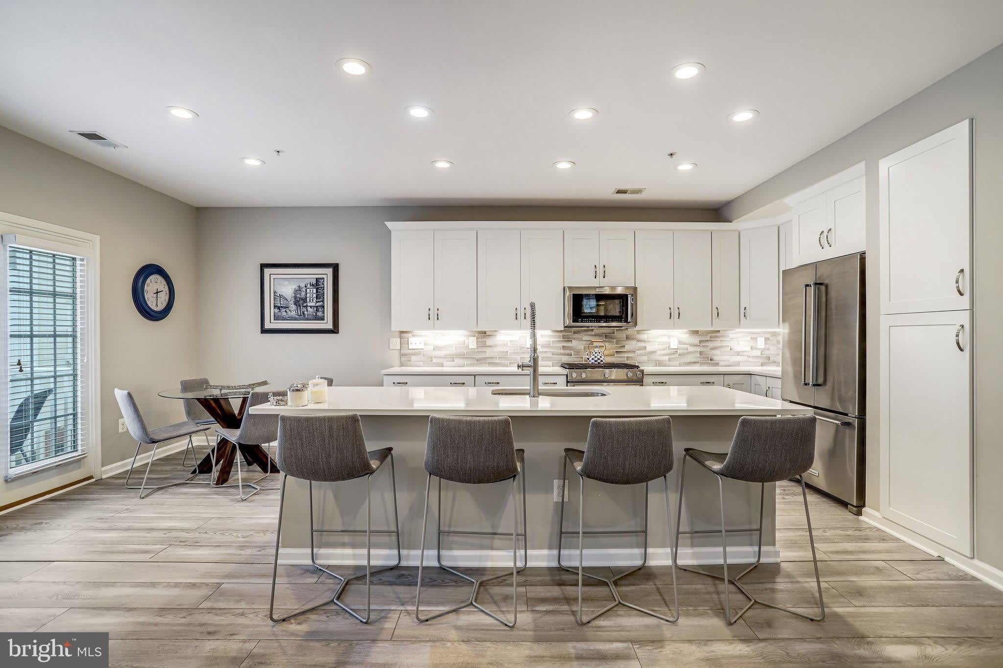 358 URBAN Avenue – photo 4
