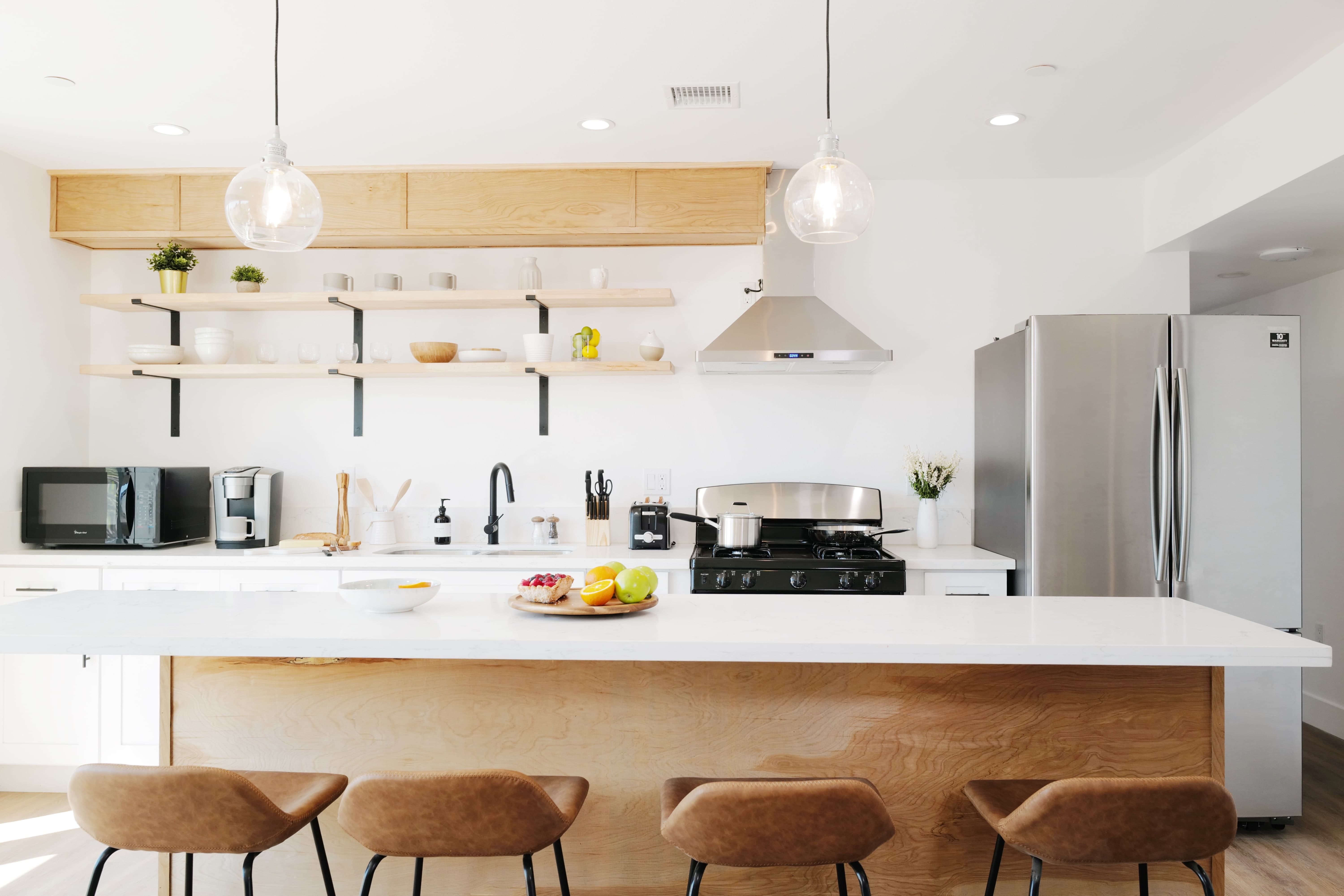 1607 W 35th Place – photo 2