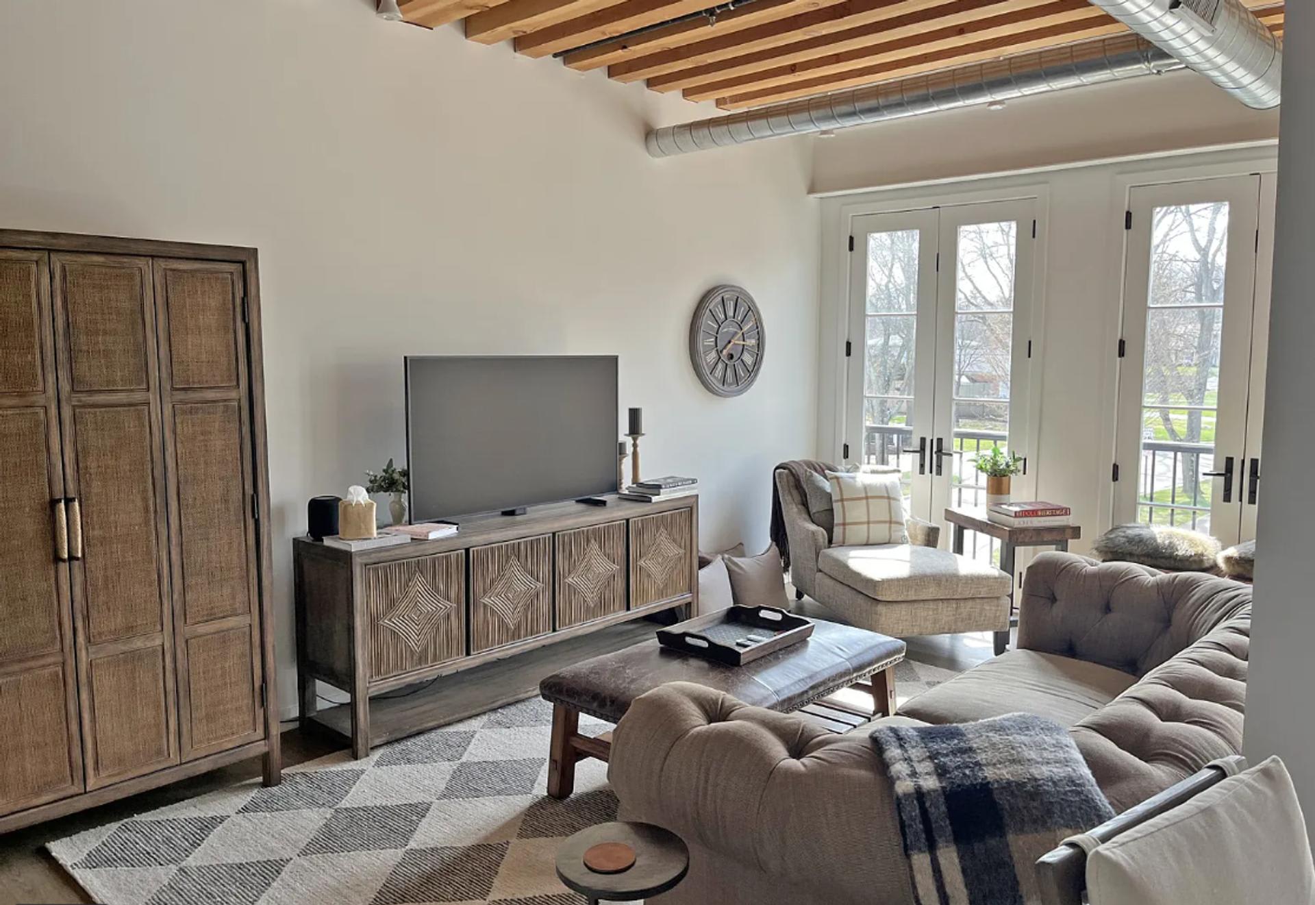Lake Forest Lofts – photo 2
