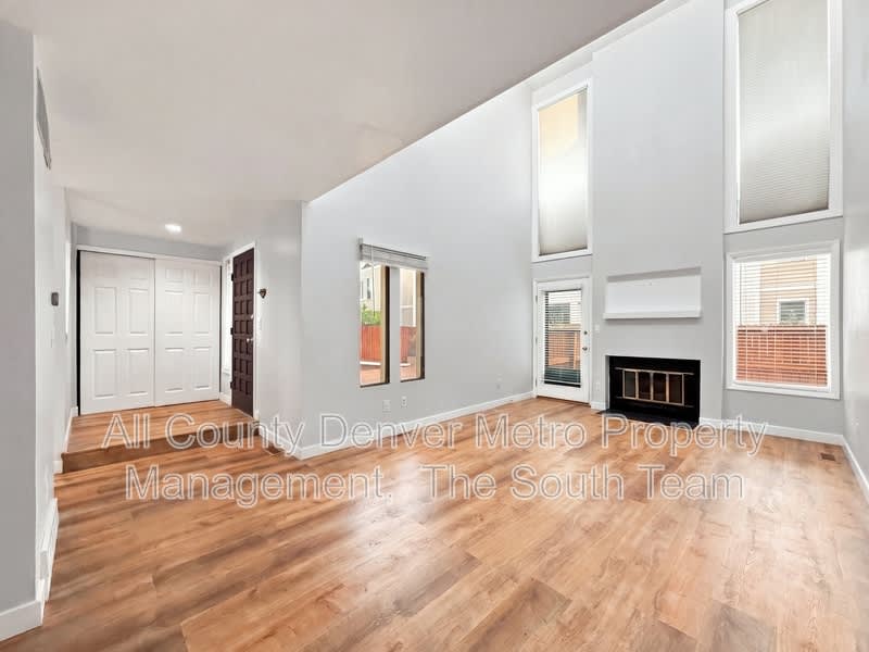 1050 S Monaco St Pkwy – photo 1