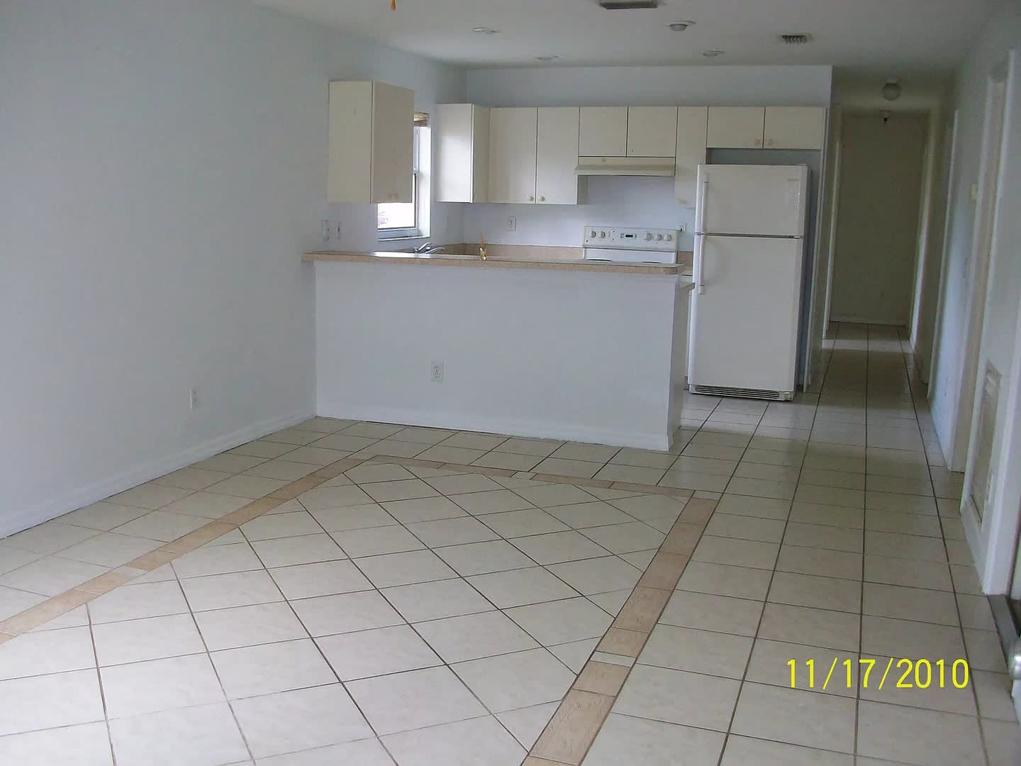 4 Bedroom 2 Bathroom Sarasota Home Plus Garage And Beautiful Lot Conveniently Located Near Downtown Beaches And Restaurants – photo 4