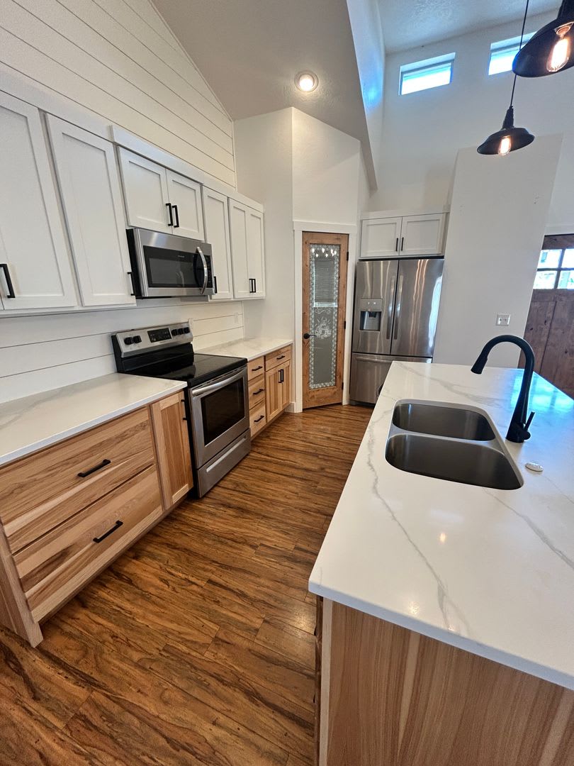2 Bed 2 Bath Home with Garage in Hamilton – photo 3