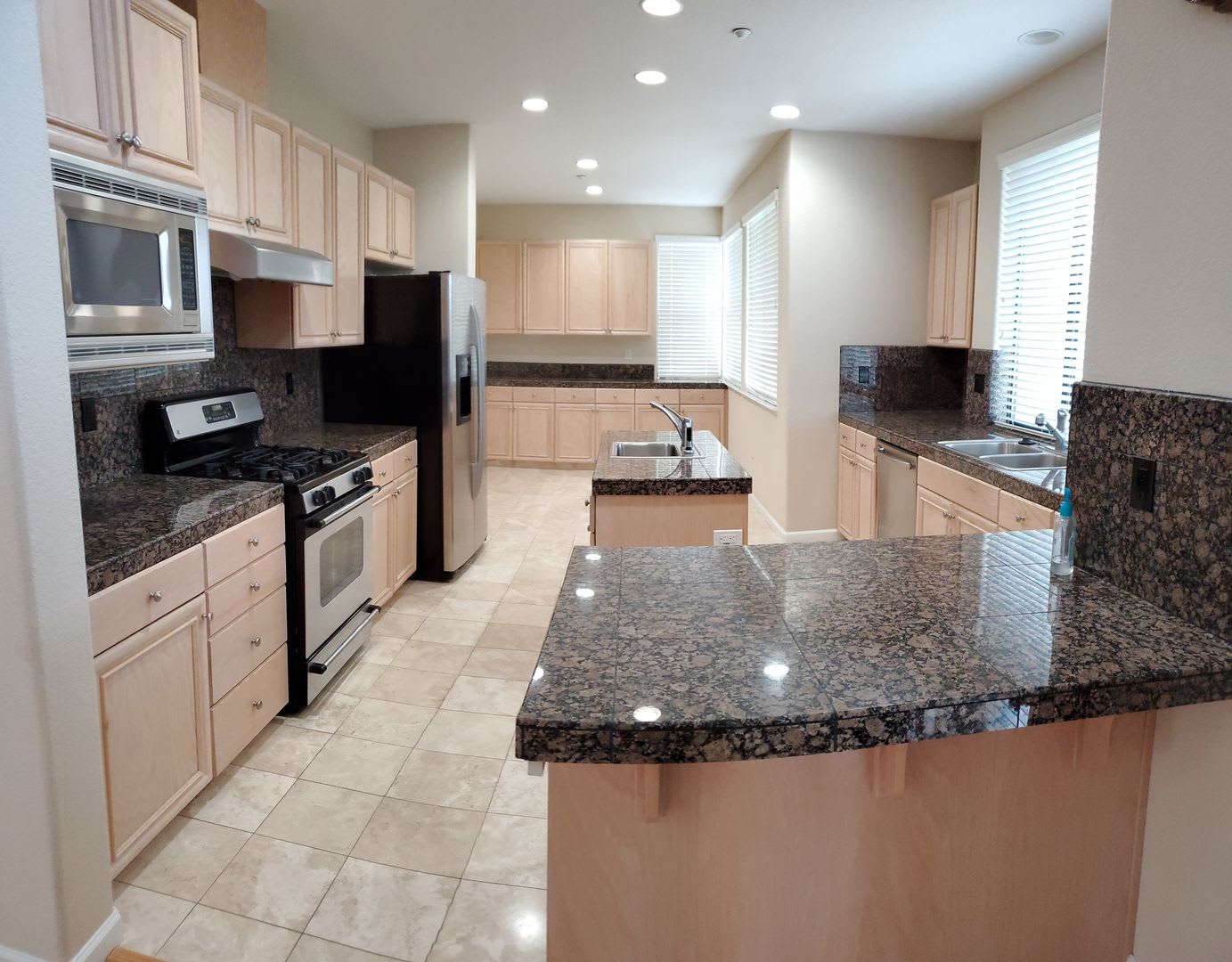Wonderful 5Bd 3 5Ba With 2 Master Suites – photo 3
