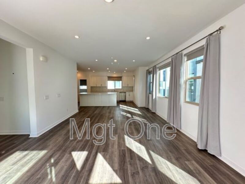212 Placemark – photo 5