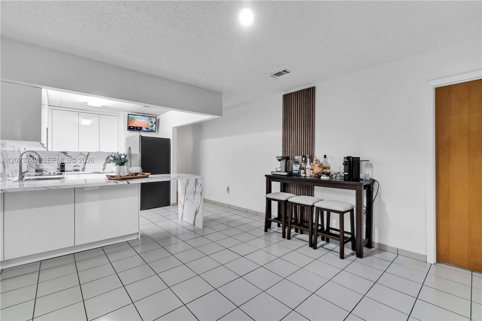 980 W 43Rd Place Hialeah Fl 33012 7280 – photo 2