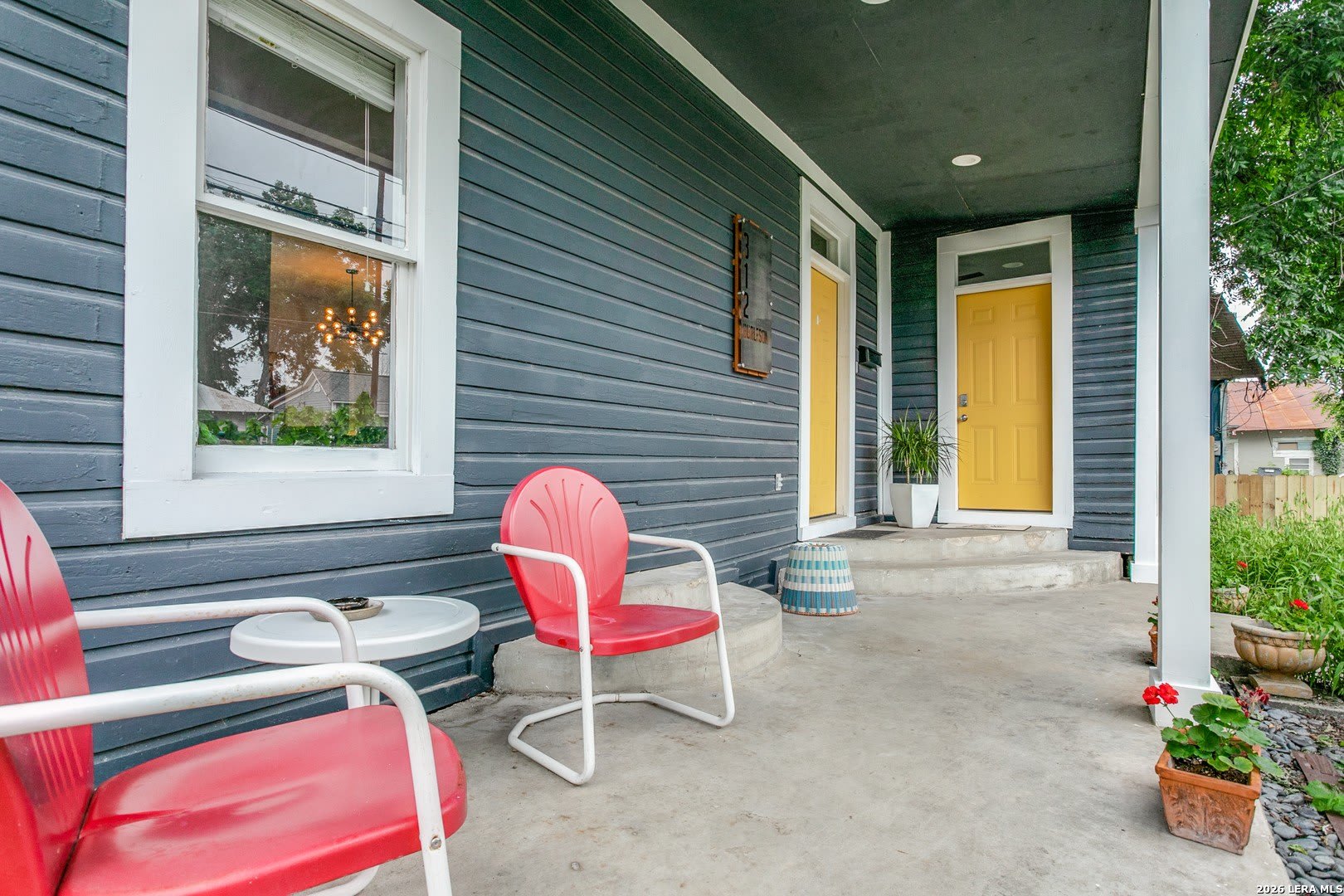 312 Burleson – photo 2