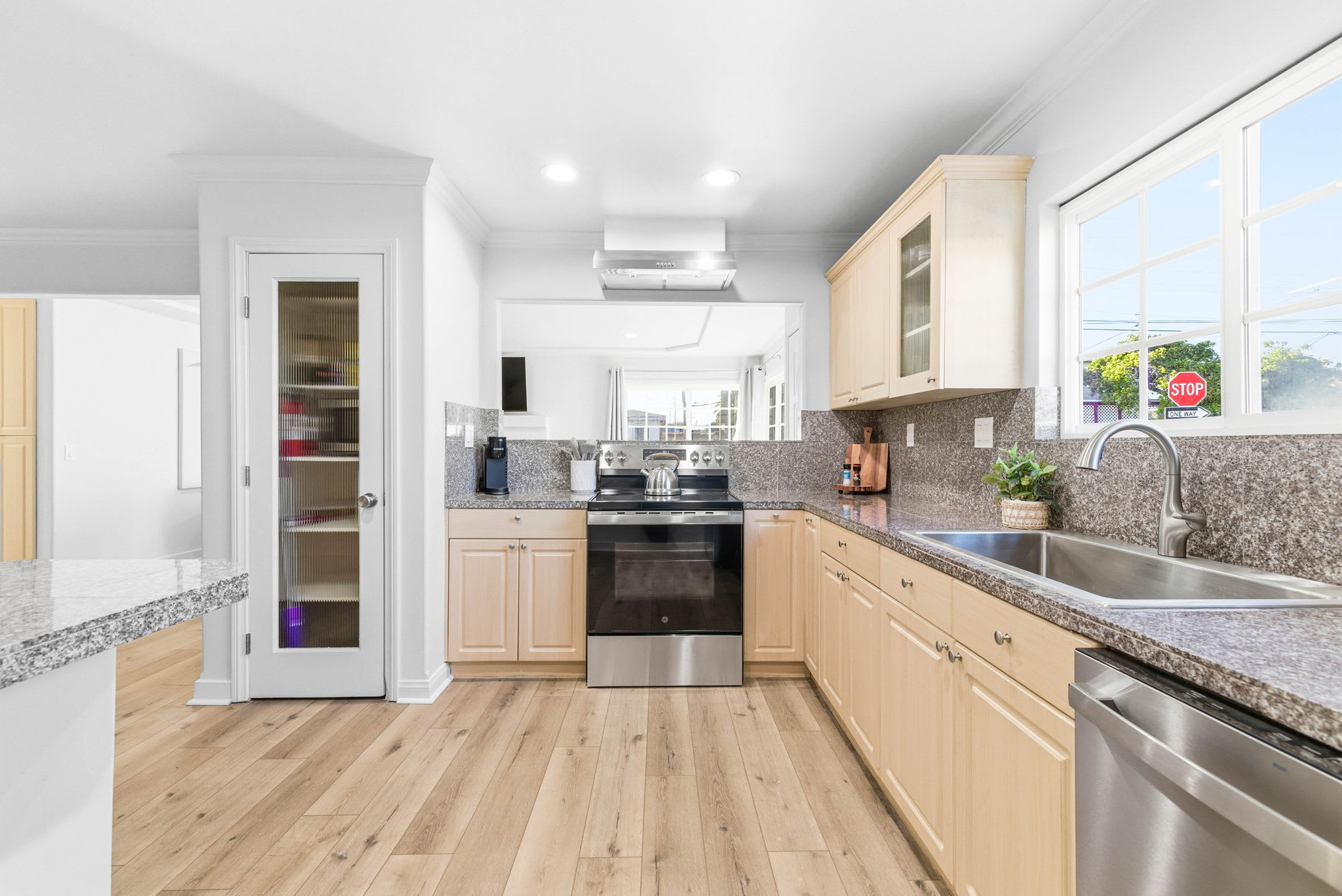 765 Elkwood Ave – photo 5