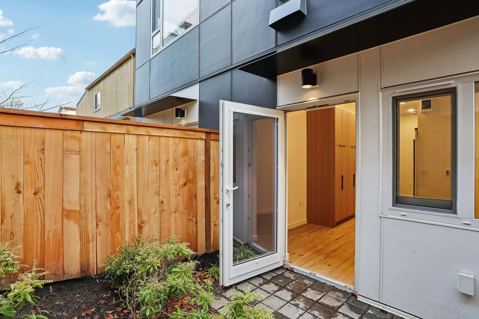 Carrick Apartments – photo 3