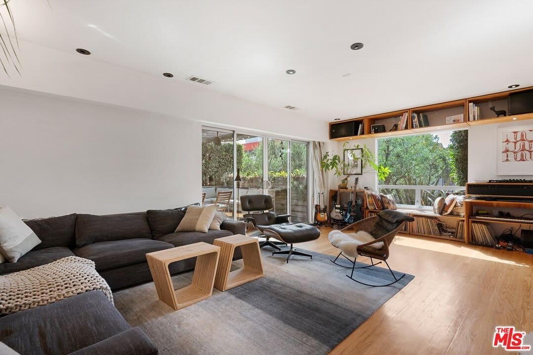 1666 S Curson Ave – photo 3