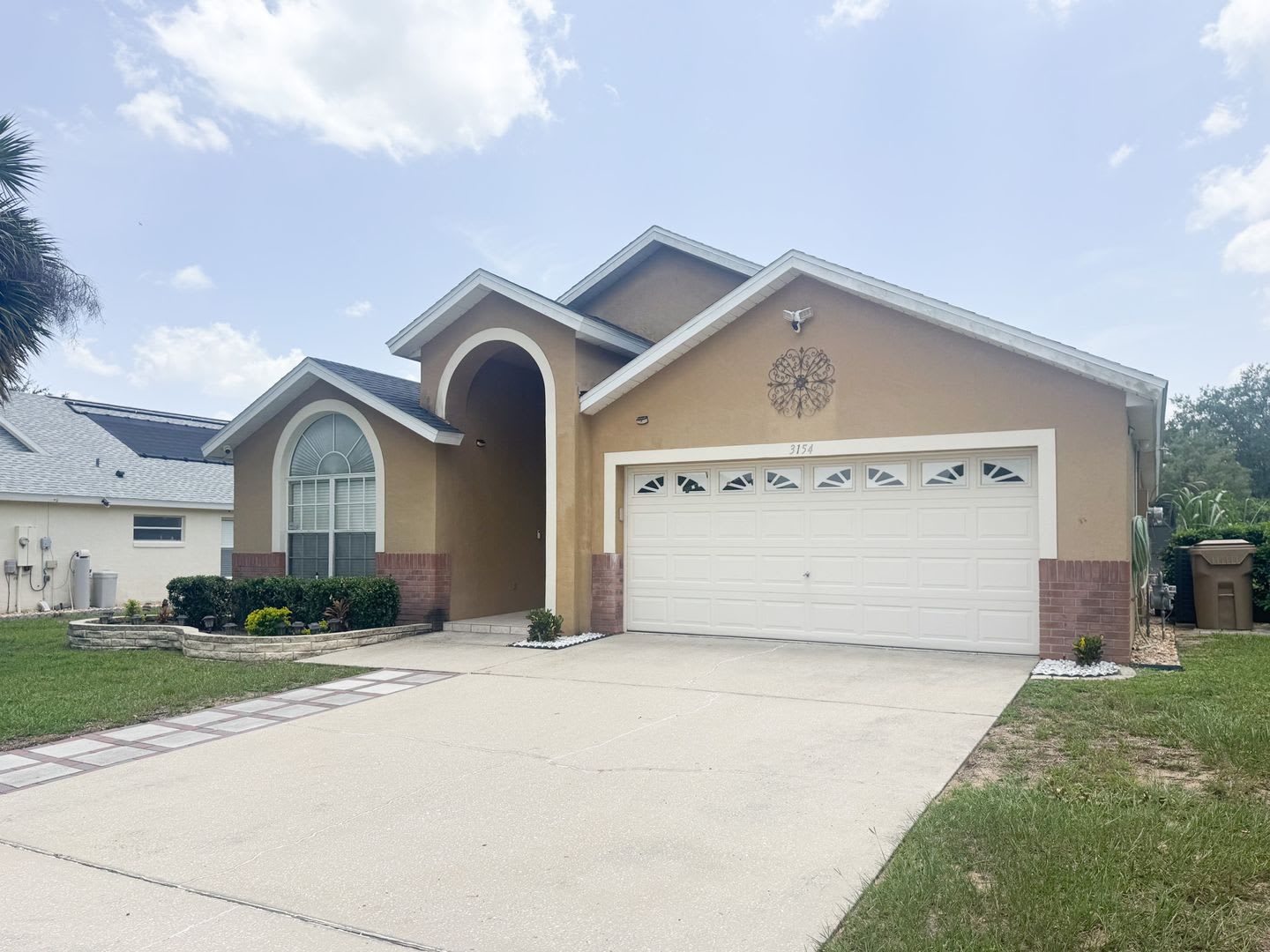5 bedroom 4 bathroom pool home in Orange Tree community – photo 2