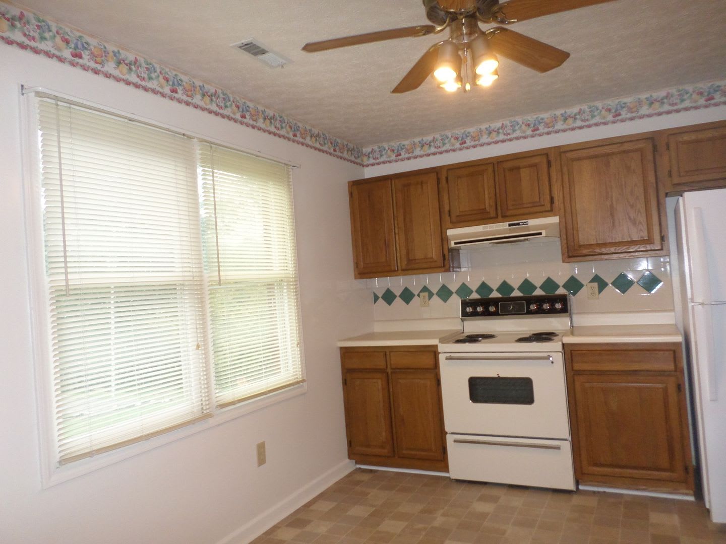 3 Bedroom 2.5 Bath Townhouse – photo 5
