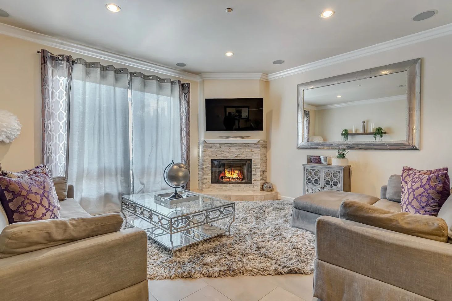 145 West Hawthorn Street – photo 1