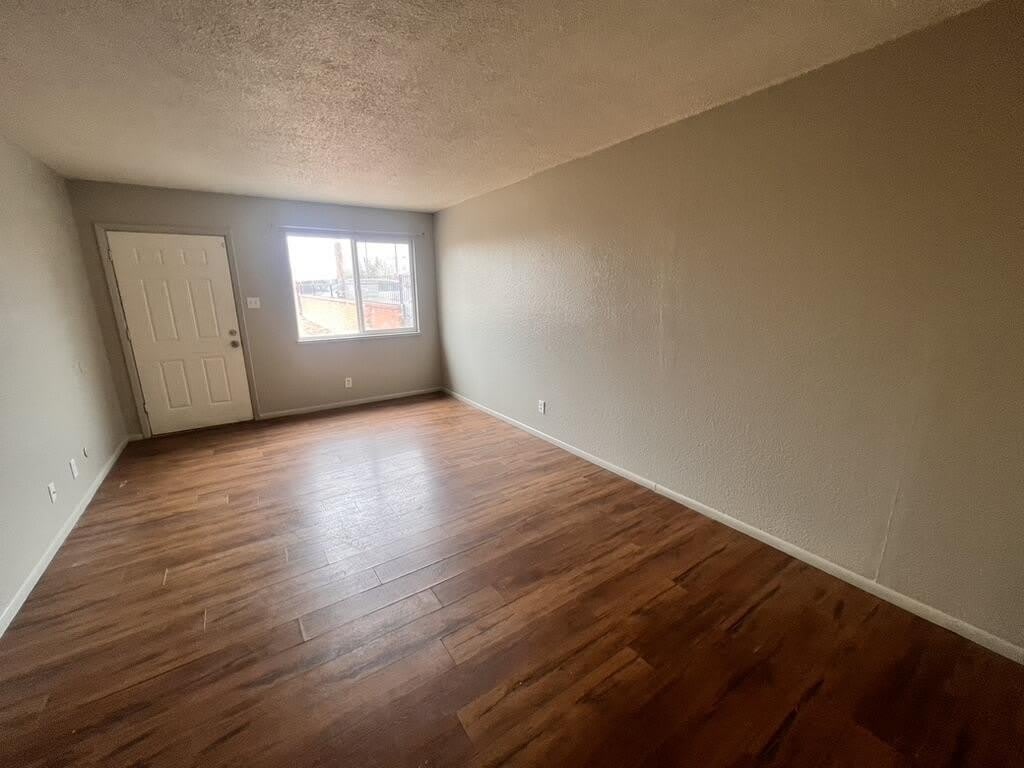 423 Dallas Street SE – photo 3