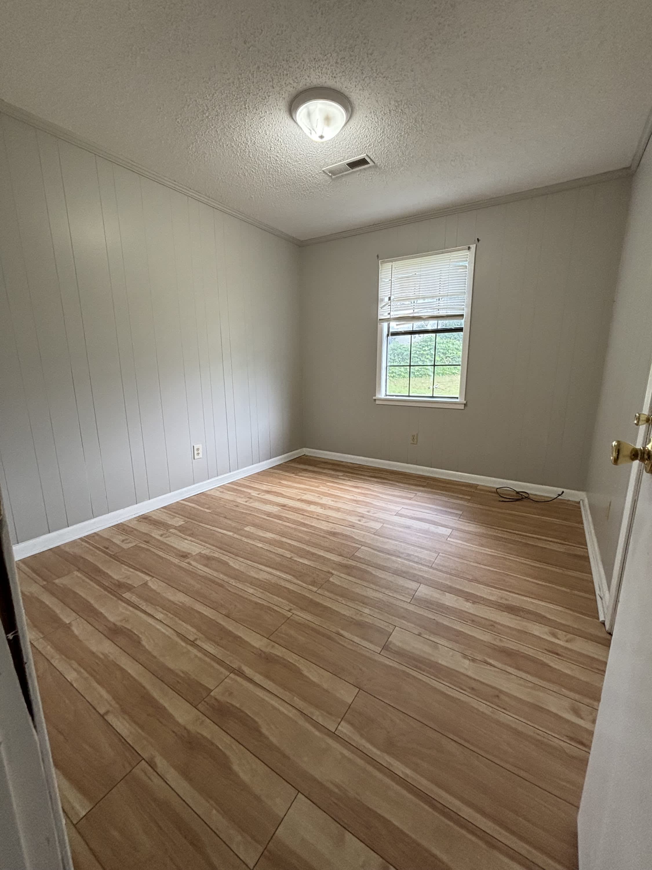 221 College St – photo 5