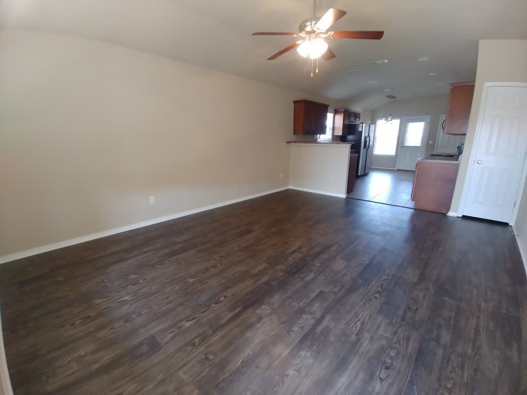 Great 3 Bedroom home in Fayetteville! Convenient to UofA and I-49! – photo 2