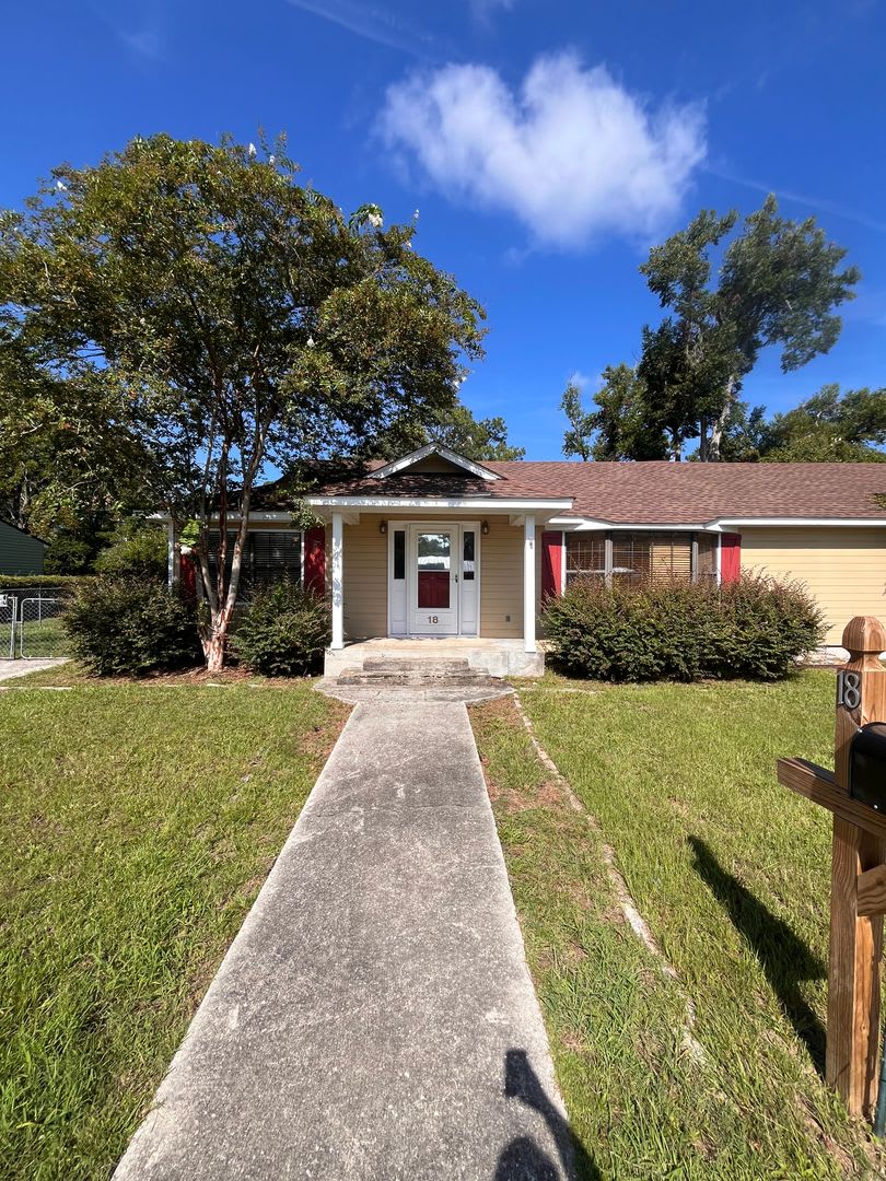 Spacious home – photo 1
