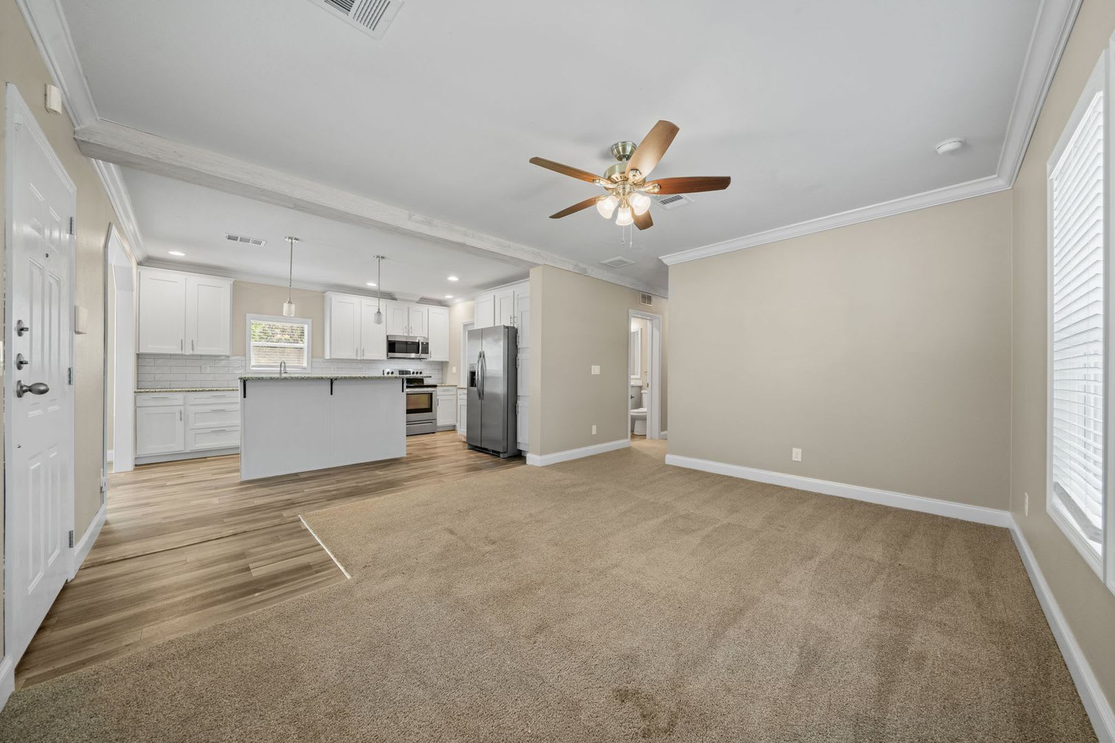 Beautifully Updated 3-Bedroom Home in Canyon Lake – photo 5