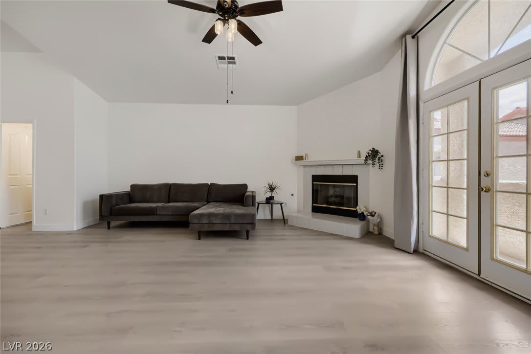 8301 Boseck Drive – photo 5