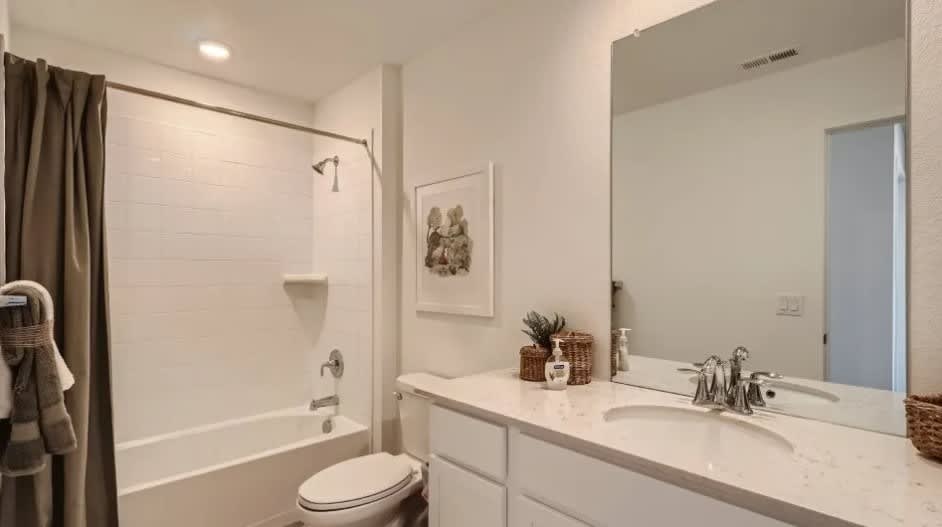 560 Aspen Ave – photo 3