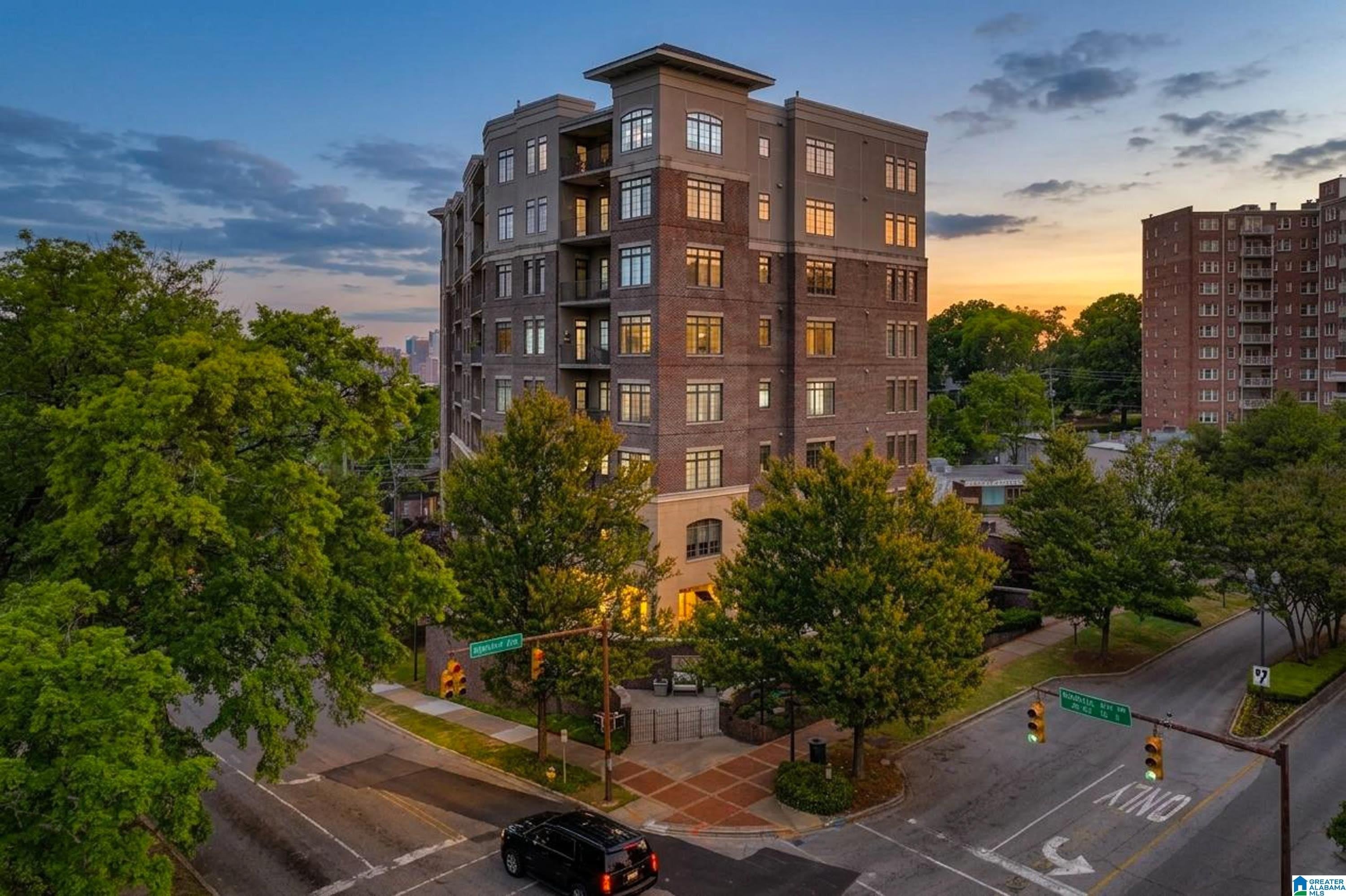 2600 HIGHLAND AVENUE – photo 1