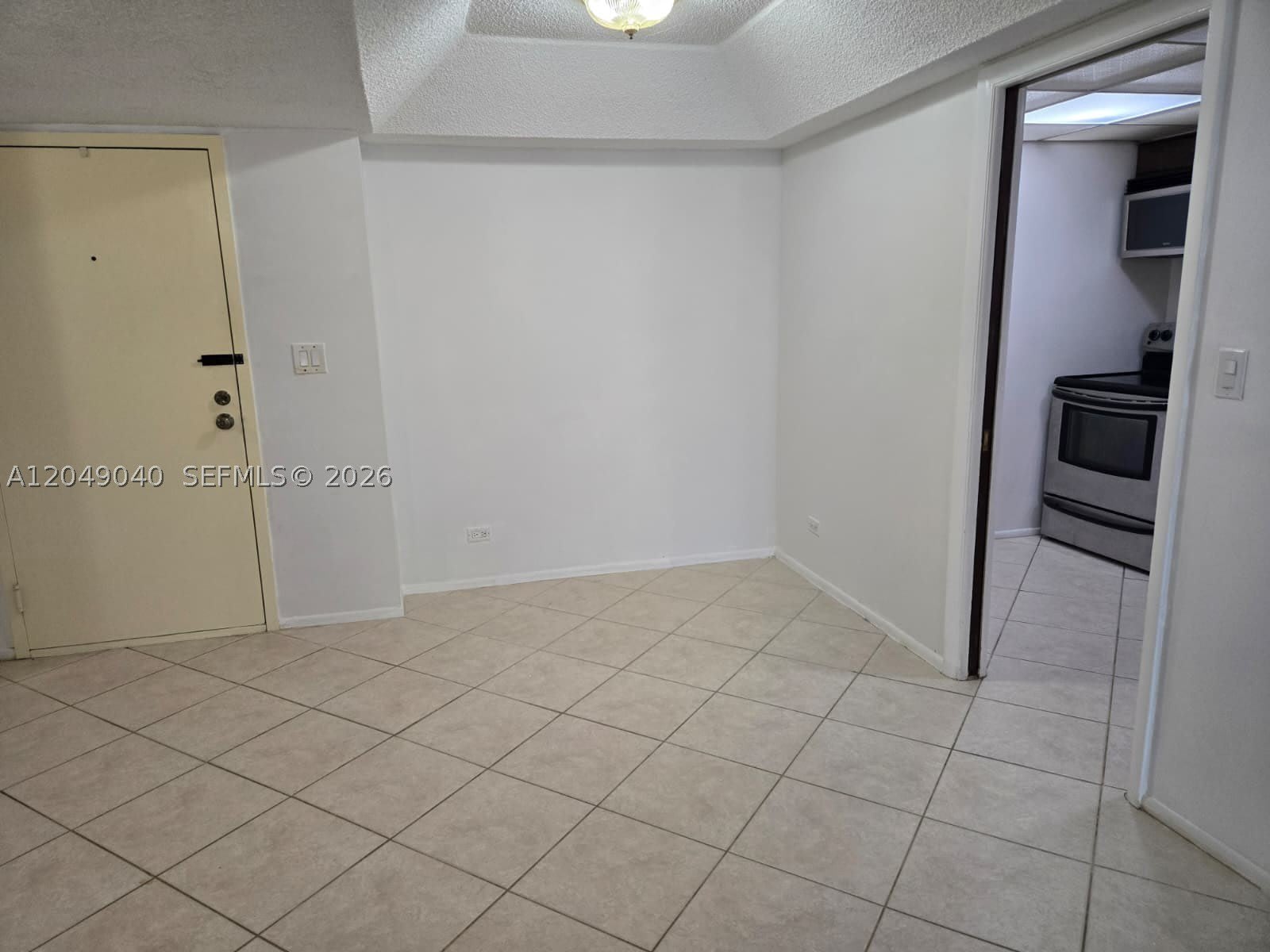 3690 Inverrary Dr – photo 2
