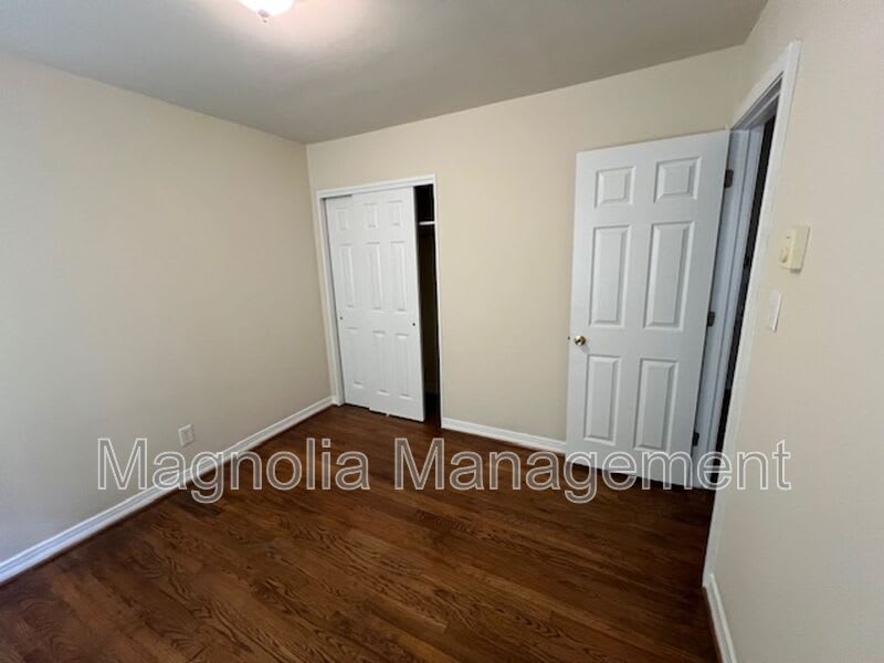 1212 Parham St – photo 5