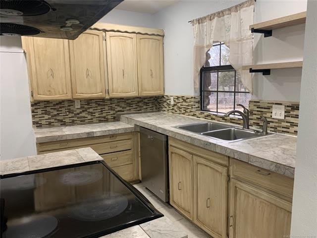 105 E 21st Street – photo 5