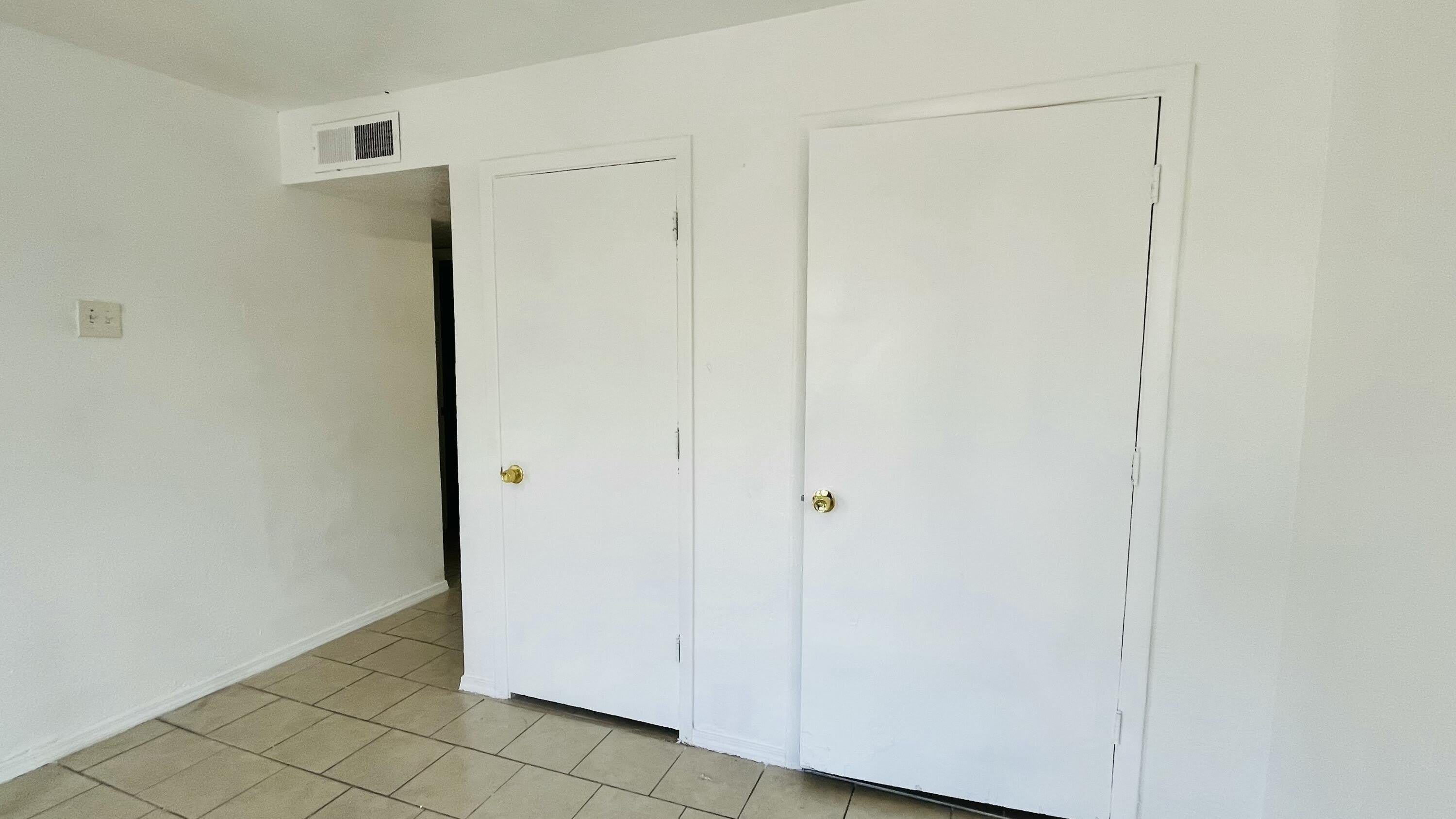 8200 Copper Avenue NE – photo 5