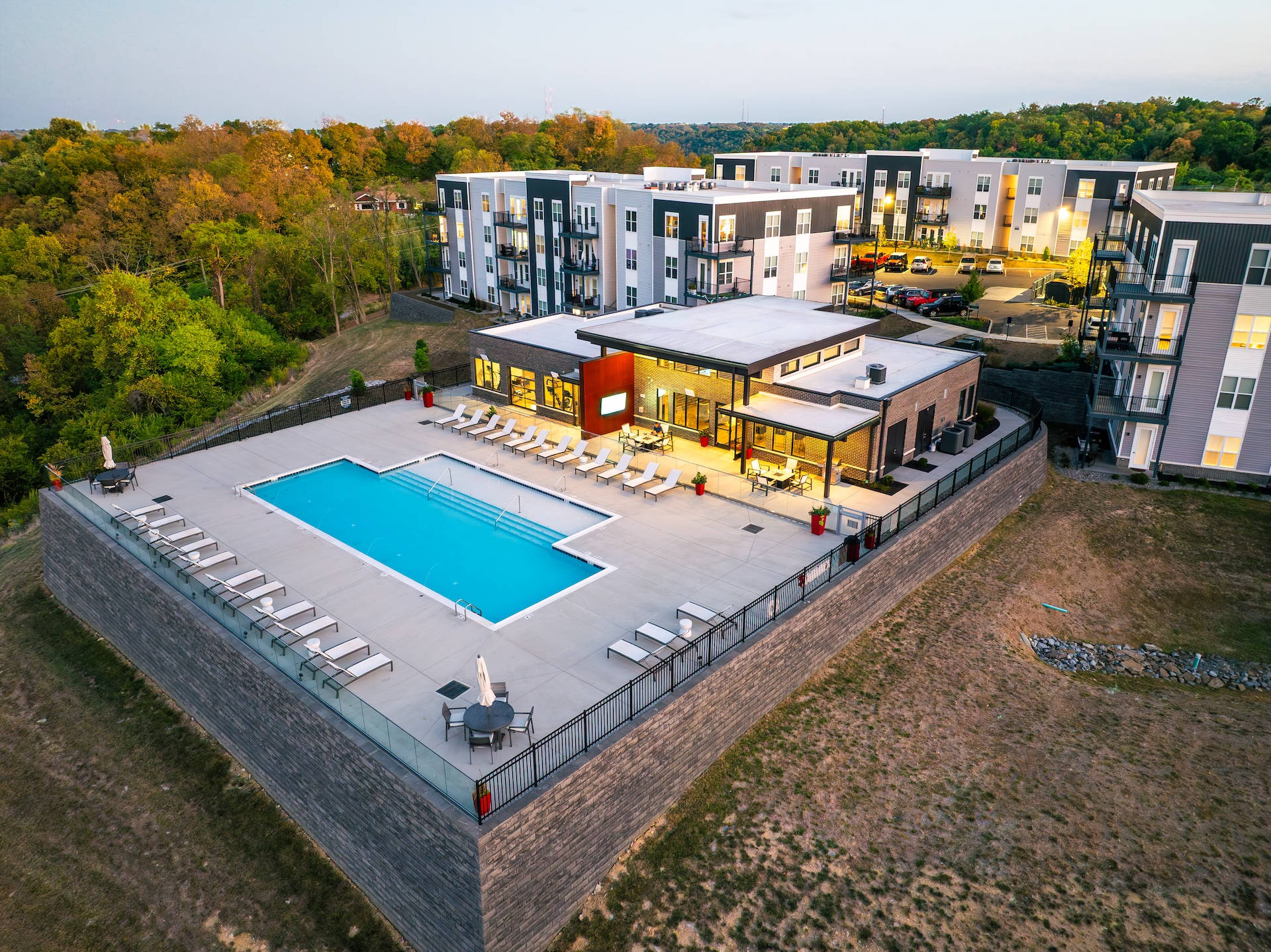 Elevation 800 – photo 1