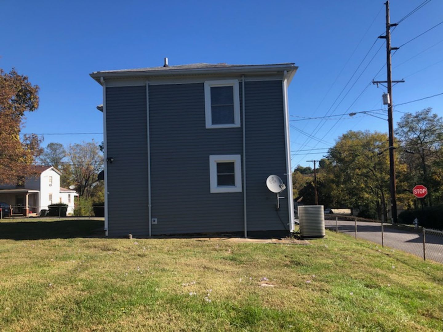 2 Bedroom House Near E C Glass High School – photo 2