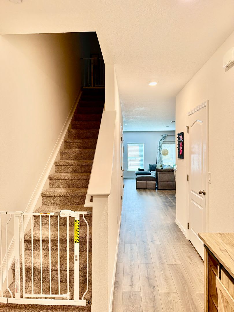 Beautiful 3-bedroom, 2.5-bath townhome Near Downtown – photo 4