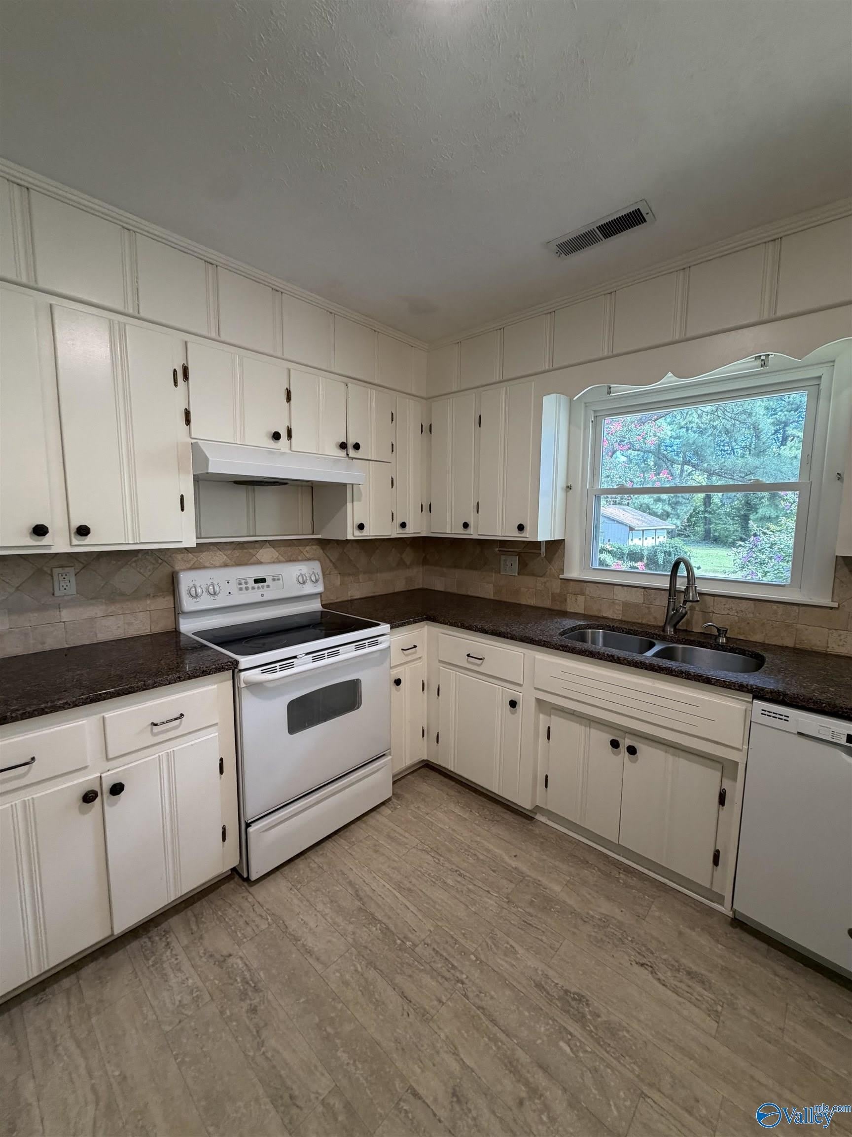 5002 Holmes Avenue – photo 4
