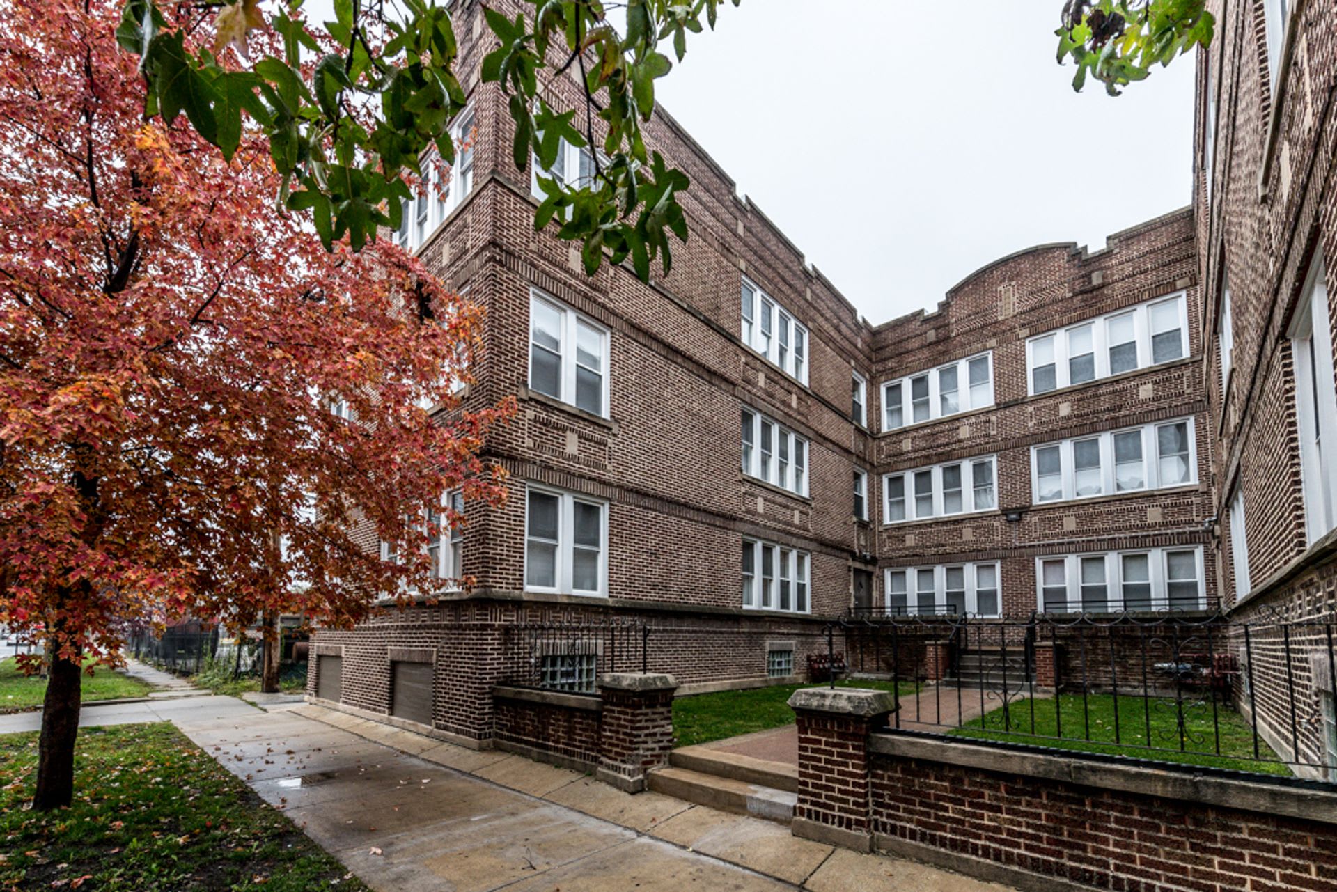 8259 S Elizabeth St – photo 2