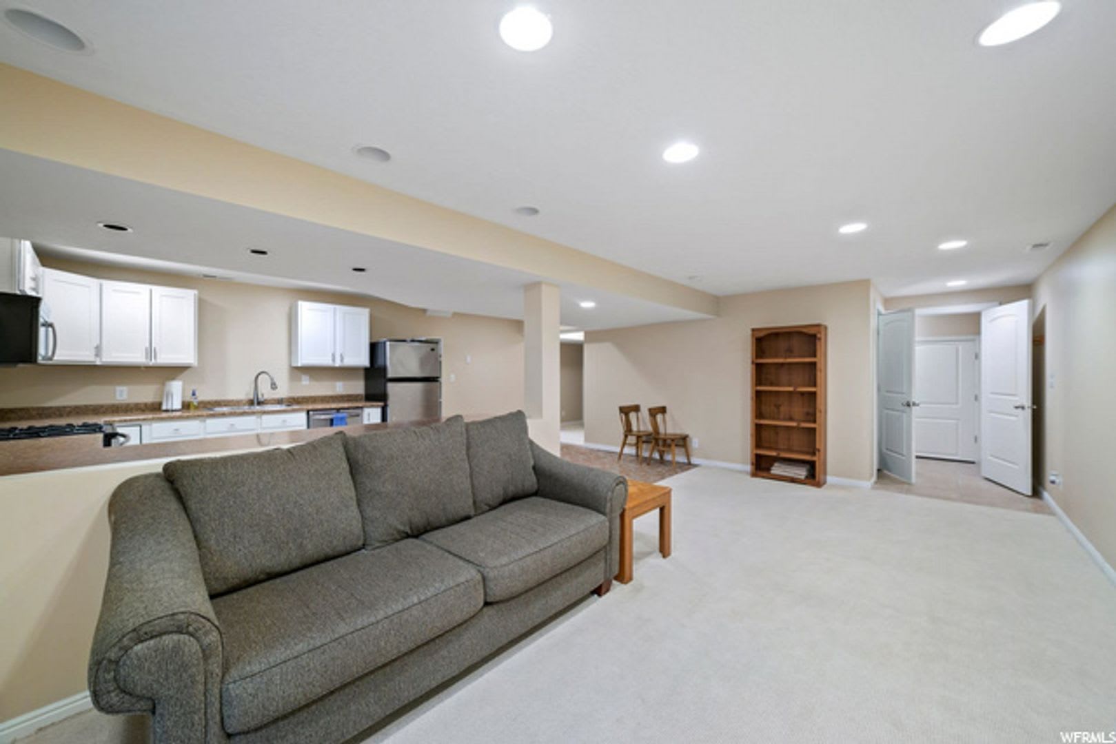 2 Bedroom Basement Unit In Eagle Mountain – photo 4