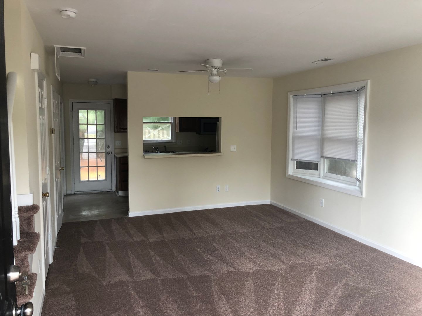 2 Bedroom 1.5 Bathroom Townhouse – photo 2