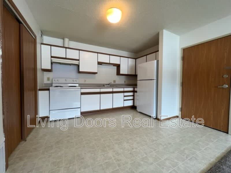 605 S Washington St – photo 1