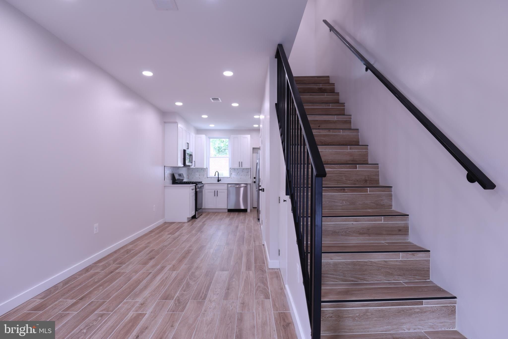 2039 ROSEDALE Street NE – photo 2