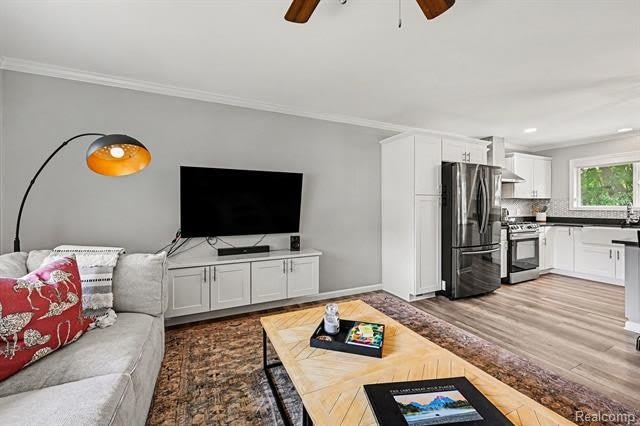 2104 Highfield Road – photo 3