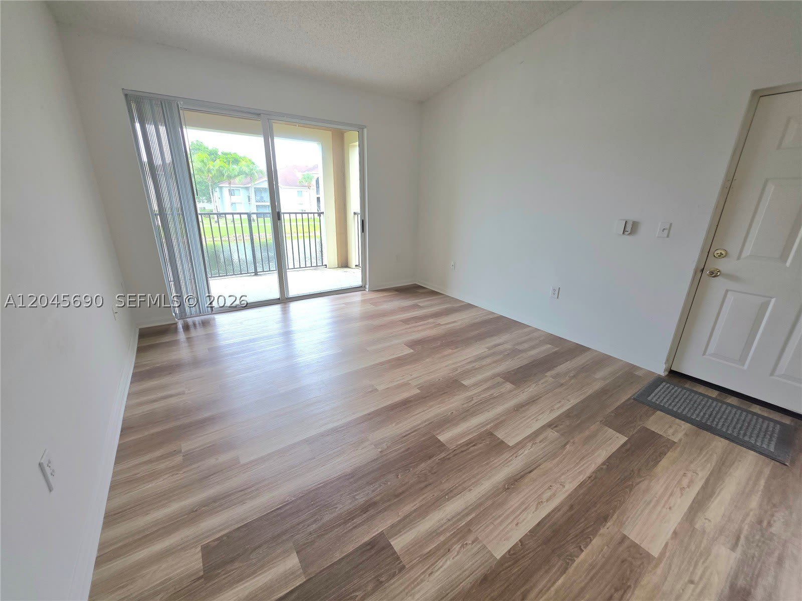 8070 N Nob Hill Rd – photo 3