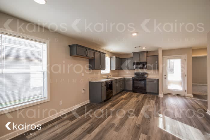1366 Maxwell Circle – photo 4
