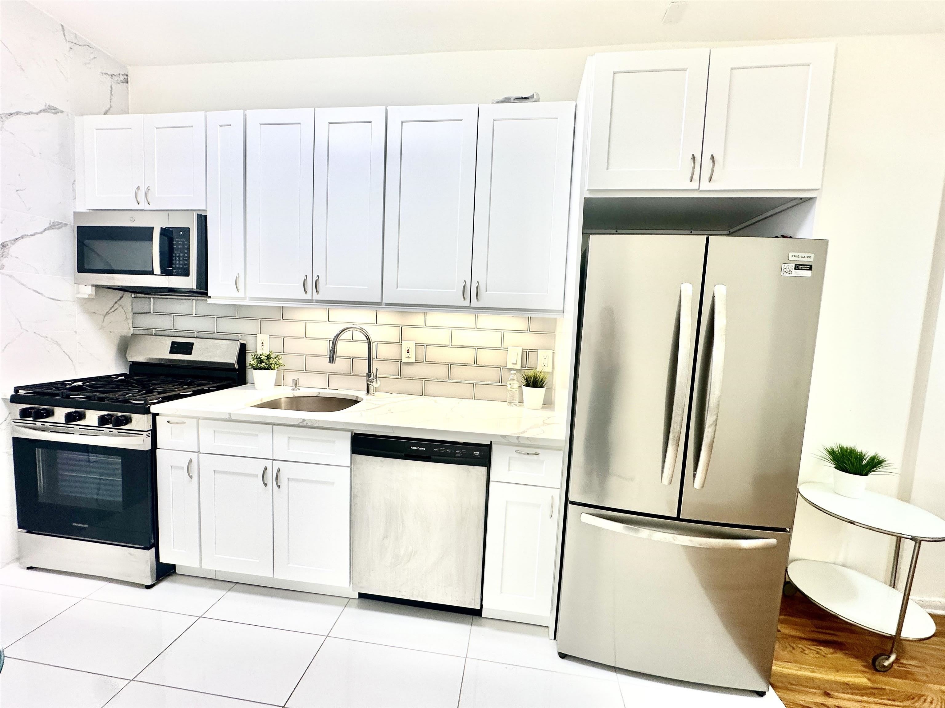 181 SOUTH ST – photo 4