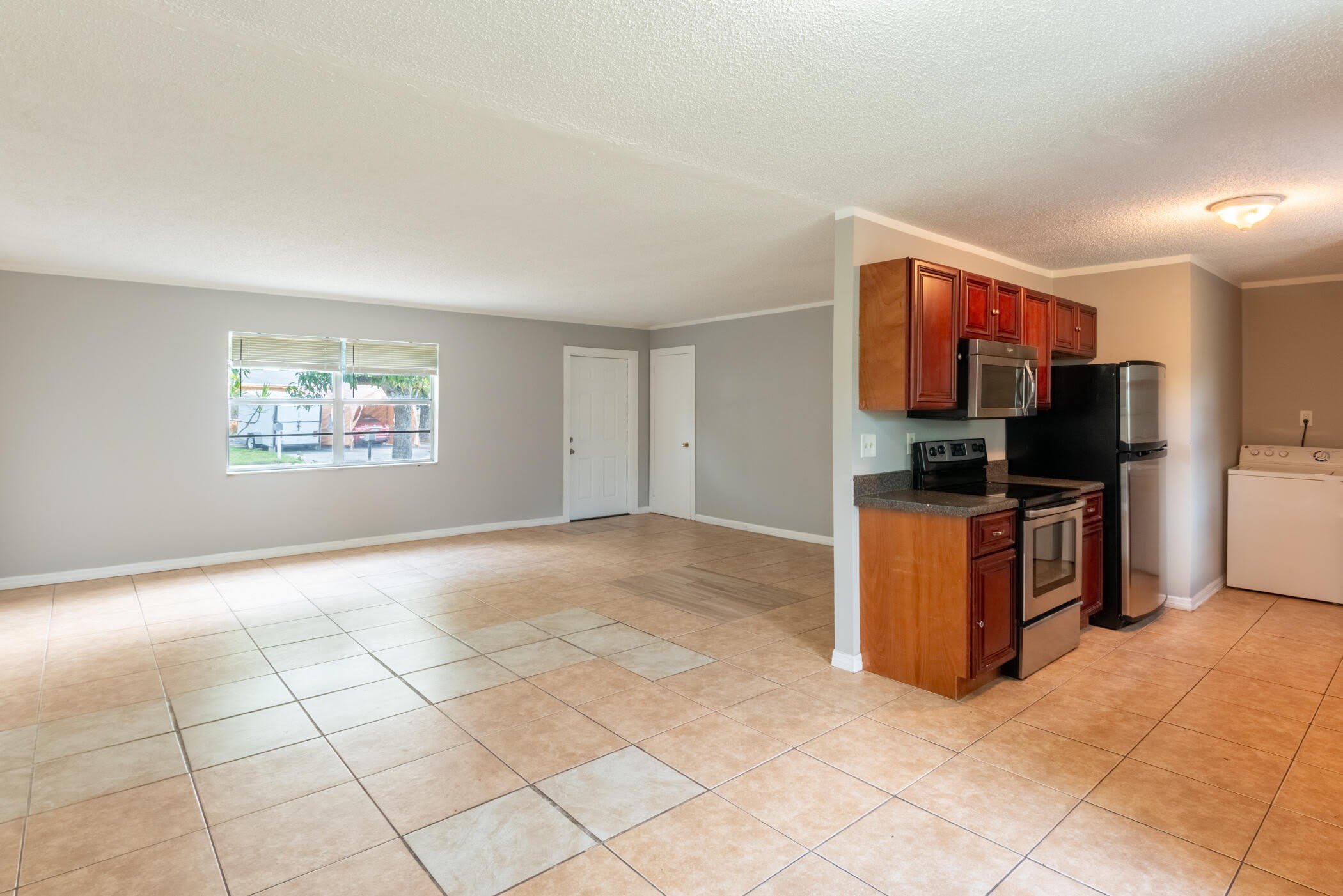 1218 Giller Avenue – photo 1
