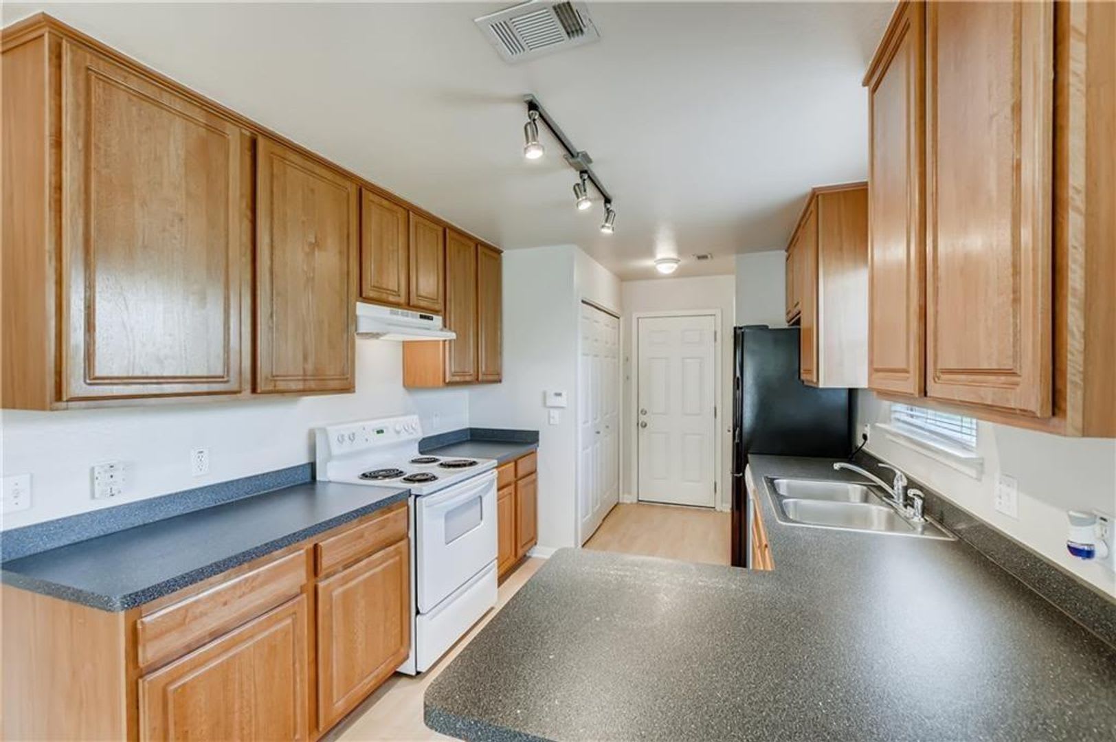 Great One Story 3 Bedroom Rental In South Creek – photo 2