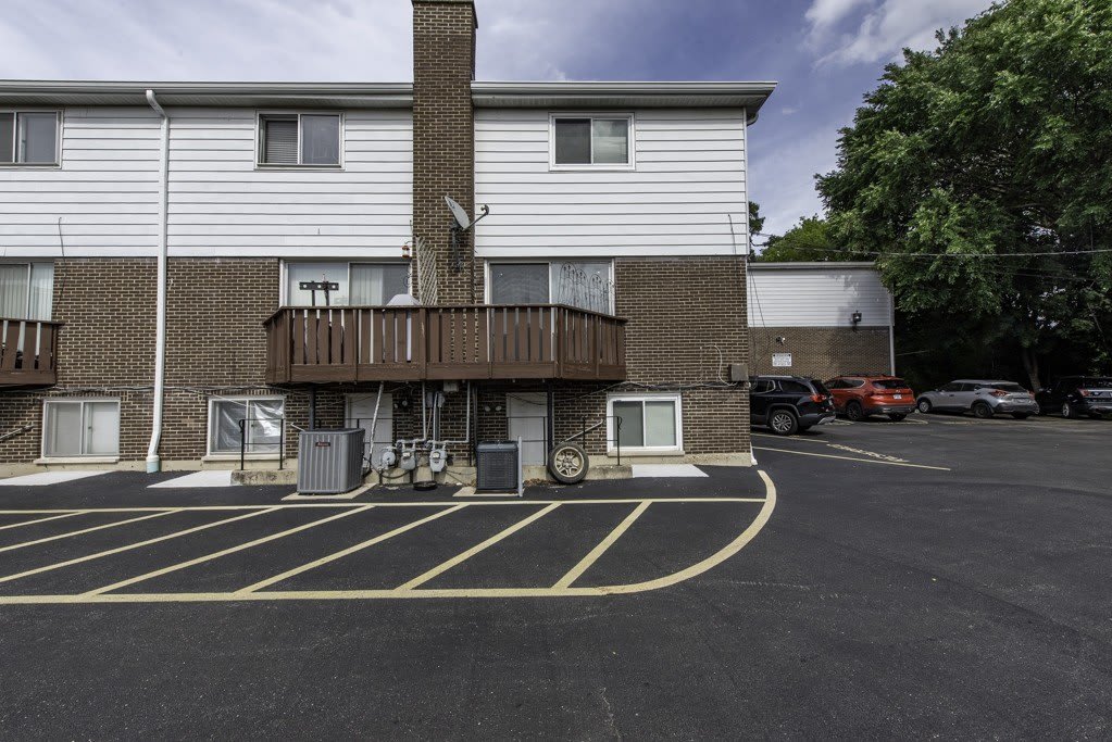 551 W Park Avenue – photo 2