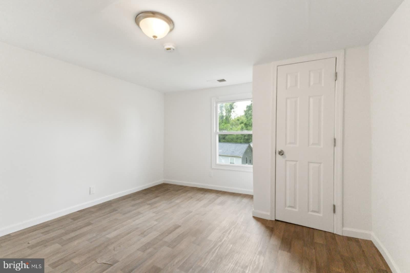211 BROAD Street – photo 3